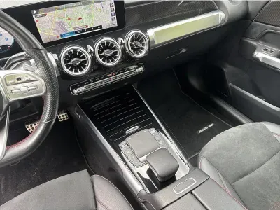 SZARY SUV MERCEDES CLASE GLB z 2053 r., BENZYNA, skrzynia biegów AUTOMATYCZNA 224KM, zdjęcie 11 z 19