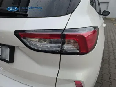 BIAŁY SUV FORD KUGA z 2020 r., BENZYNA, skrzynia biegów MANUALNA 110KM, zdjęcie 9 z 28