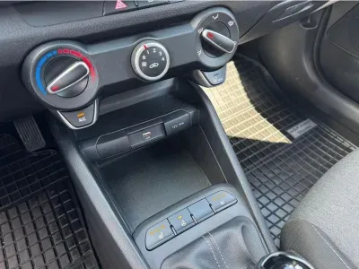 CZERWONY SUV KIA STONIC z 2025 r., BENZYNA, skrzynia biegów MANUALNA 58KM, zdjęcie 20 z 21
