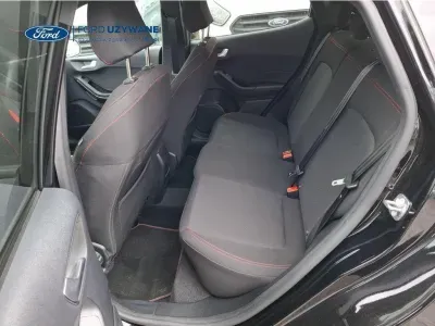 CZARNY HATCHBACK FORD FIESTA z 2023 r., BENZYNA, skrzynia biegów MANUALNA 74KM, zdjęcie 14 z 27