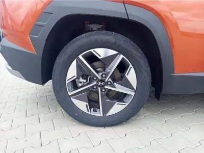 POMARAŃCZOWY SUV HYUNDAI TUCSON z 2025 r., BENZYNA, skrzynia biegów MANUALNA 160KM, zdjęcie 12 z 18