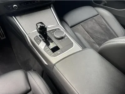 BIAŁY SEDAN BMW SERIE 3 z 2022 r., HYBRYDA/BENZYNA, skrzynia biegów AUTOMATYCZNA 292KM, zdjęcie 15 z 19