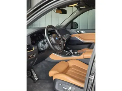 CZARNY SUV BMW X5 z 2022 r., DIESEL, skrzynia biegów AUTOMATYCZNA 231KM, zdjęcie 8 z 12