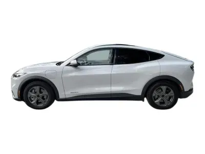 BIAŁY SUV FORD MUSTANG MACH E z 2022 r., ELEKTRYCZNY, skrzynia biegów AUTOMATYCZNA 269KM, zdjęcie 12 z 19