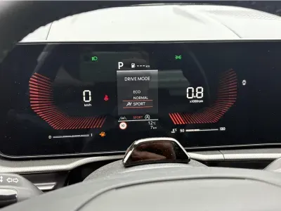 BORDOWY SUV KIA SPORTAGE z 2026 r., BENZYNA, skrzynia biegów AUTOMATYCZNA 150KM, zdjęcie 11 z 17
