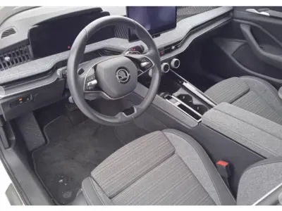 BIAŁY SEDAN SKODA SUPERB LIM. z 2024 r., BENZYNA, skrzynia biegów AUTOMATYCZNA 150KM, zdjęcie 3 z 20