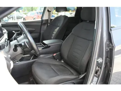 SZARY SUV HYUNDAI TUCSON z 2024 r., BENZYNA, skrzynia biegów AUTOMATYCZNA 159KM, zdjęcie 13 z 16