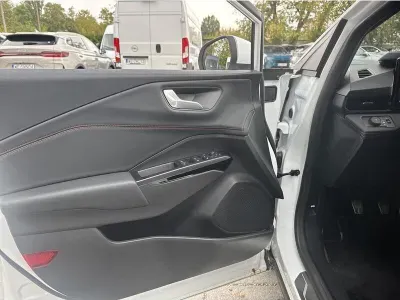 BIAŁY SUV FORD PUMA GEN-E z 2024 r., BENZYNA, skrzynia biegów MANUALNA 125KM, zdjęcie 11 z 18