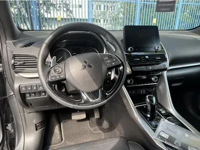 SZARY SUV MITSUBISHI ECLIPSE CROSS z 2022 r., HYBRYDA/BENZYNA, skrzynia biegów AUTOMATYCZNA 188KM, zdjęcie 2 z 19