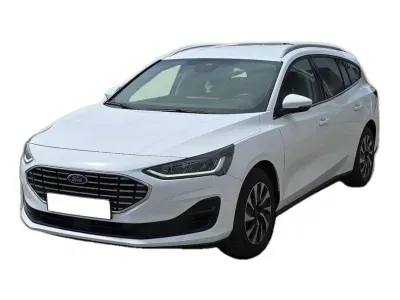 SREBRNY KOMBI FORD FOCUS z 2023 r., BENZYNA, skrzynia biegów MANUALNA 92KM, zdjęcie główne