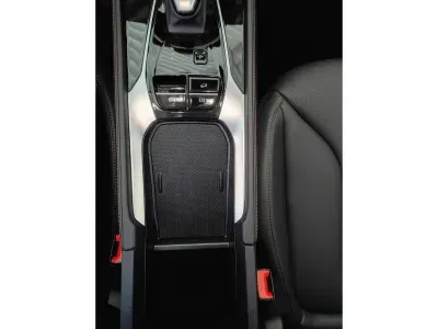 BIAŁY SUV MG HS PLUG IN HYBRID z 2026 r., HYBRYDA/BENZYNA, skrzynia biegów AUTOMATYCZNA 272KM, zdjęcie 8 z 20