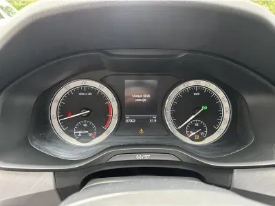 SREBRNY SUV SKODA KODIAQ z 2022 r., BENZYNA, skrzynia biegów AUTOMATYCZNA 150KM, zdjęcie 12 z 19