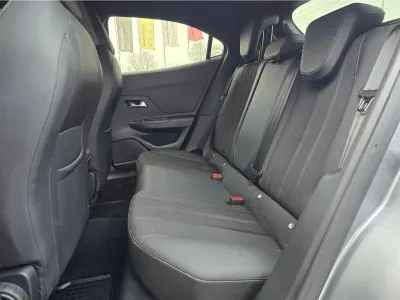 SZARY KOMBI OPEL MOKKA z 2023 r., BENZYNA, skrzynia biegów AUTOMATYCZNA 130KM, zdjęcie 18 z 20