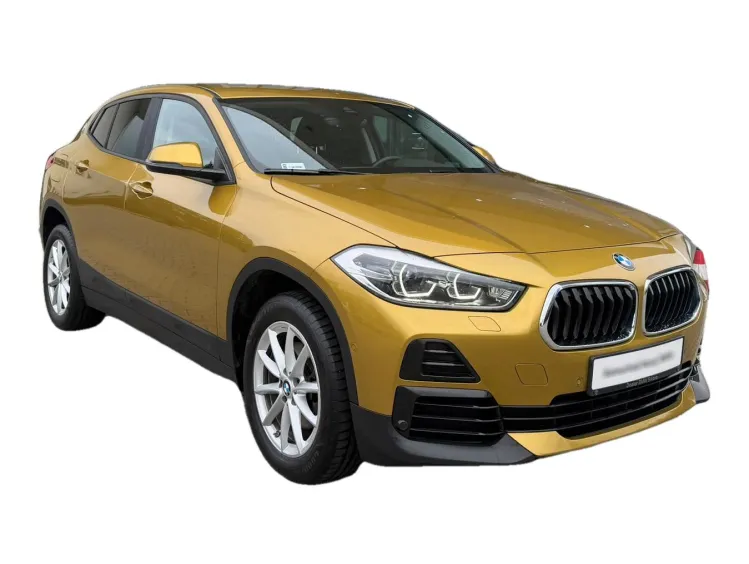 ZŁOTY CROSSOVER BMW X2 z 2022 r., BENZYNA, skrzynia biegów AUTOMATYCZNA 136KM, zdjęcie główne