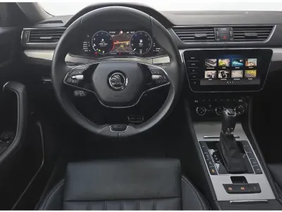 NIEBIESKI SEDAN SKODA SUPERB LIM. z 2023 r., BENZYNA, skrzynia biegów AUTOMATYCZNA 190KM, zdjęcie 20 z 20